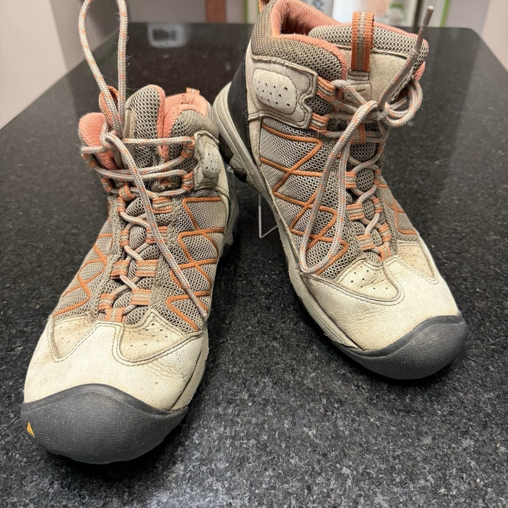 KEEN Verdi II Mid Waterproof Hiking Boots Womens 8 Beige Coral 1009555
